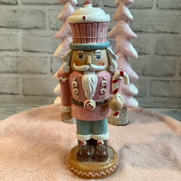 CUPCAKES & CASHMERE 11in Cupcake Nutcracker Only - Picture 6 of 7